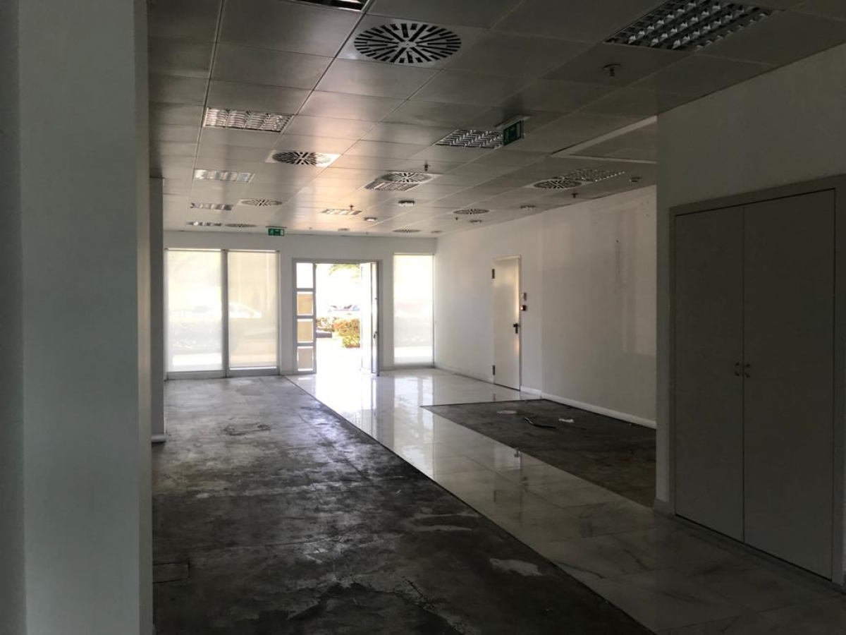 PROPERTIES NOT IN THE PROJECT  STORE  179 m²